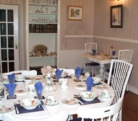 Bed & Breakfast Chaplins Townhouse